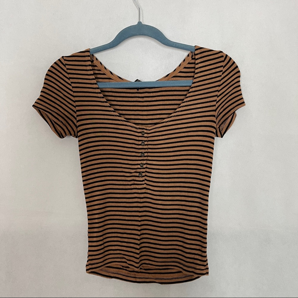 Forever 21 Size S Cropped Striped Shirt